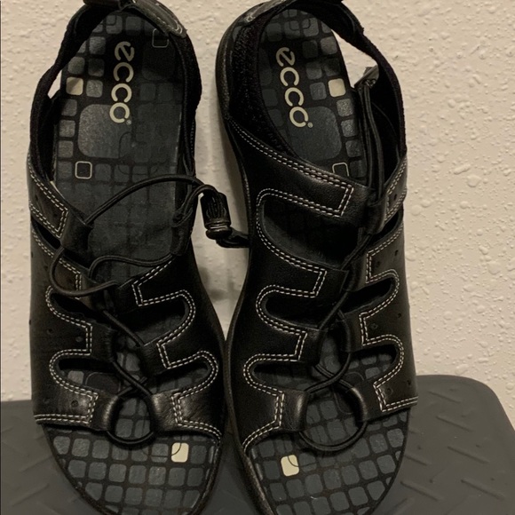 ecco vibration sandals